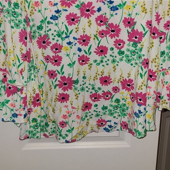 Crown & Ivy Vibrant Floral Spring Ruffle Sleeve Blouse - Picture 11 of 12